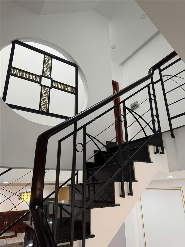 Cần bán nhà phố hiện đại 2 lầu mặt tiền đường phan huy thực, phường tân kiểng quận 7