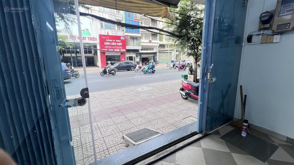 Cho thuê mặt bằng kinh doanh, mặt tiền đường đinh bộ lĩnh, gần vòng xoay hàng xanh