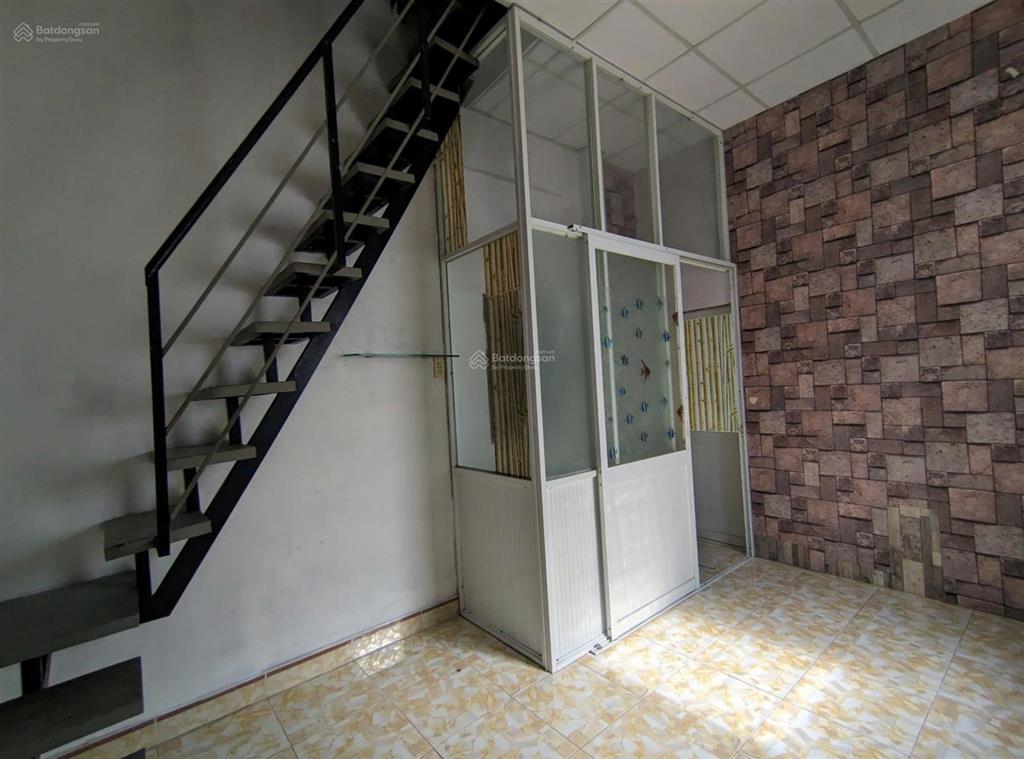 Nhà nhỏ q7, tiện ích đầy đủ, sổ hồng riêng bán nhanh