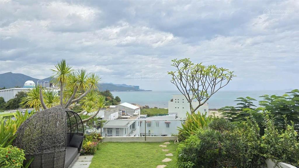 Chính chủ sẵn sổ bán nhanh biệt thự view biển đẹp tại nha trang