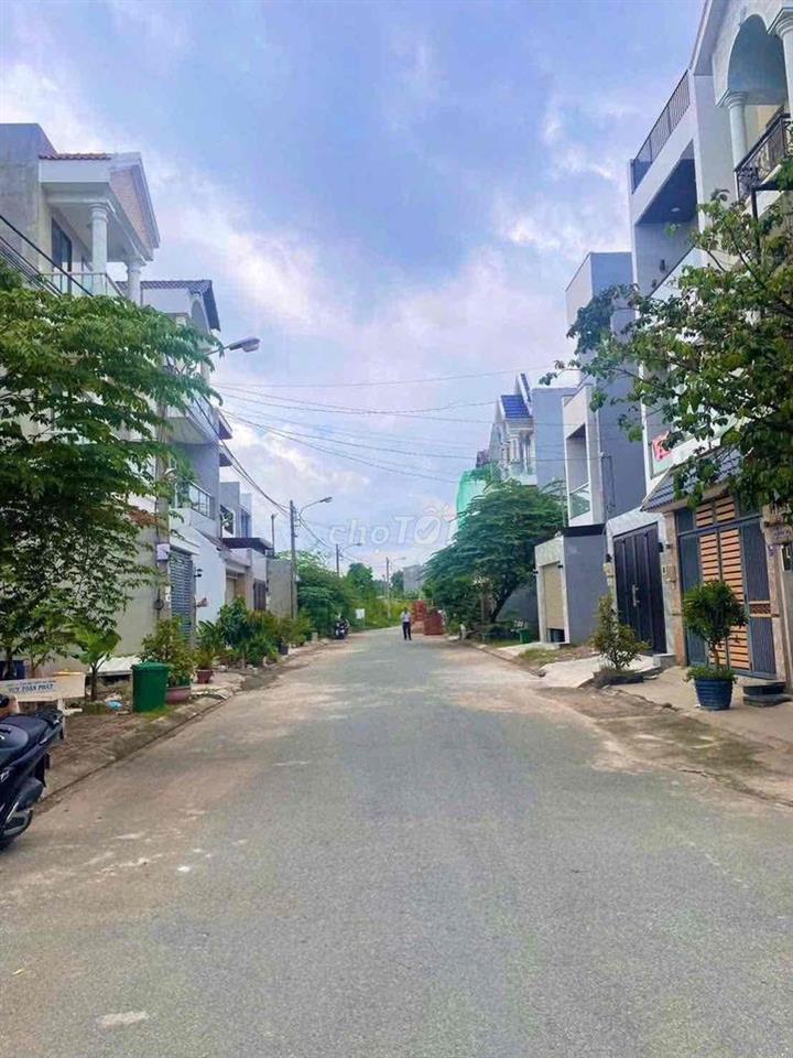 đất kdc samsung village hẻm 200 Bưng Ông Thoàn, Phú Hữu, Quận 9, 5x33