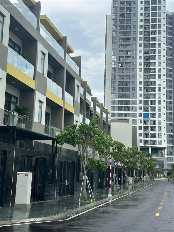 Bán nhà mặt phố tại bcons eden park, 8,2 tỷ, 90m2 ngân hàng cho vay 80%