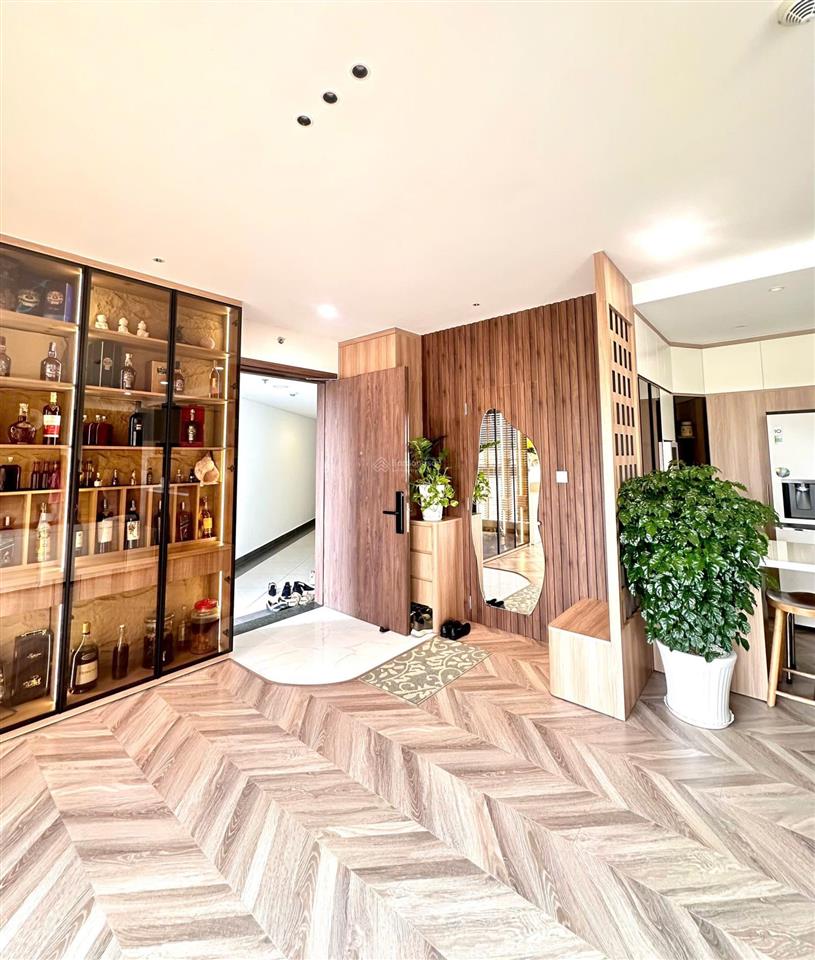 Hàng hiếm, bán/cho thuê căn hộ 2 view, 3pn + kho, dt 135m2, khu diamond brilliant, celadon city!