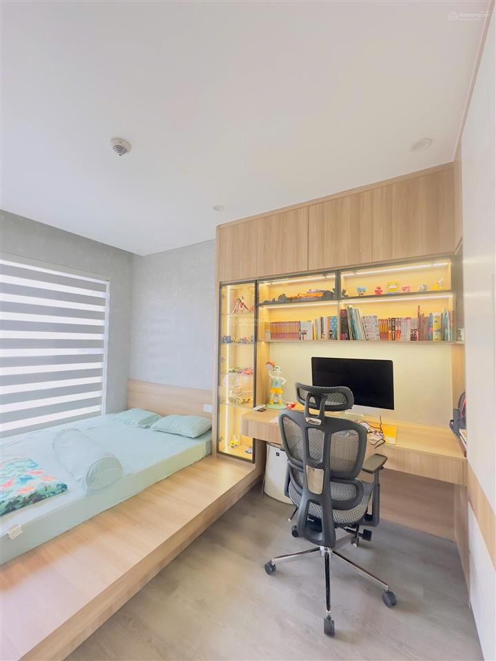 Hàng hiếm, bán/cho thuê căn hộ 2 view, 3pn + kho, dt 135m2, khu diamond brilliant, celadon city!