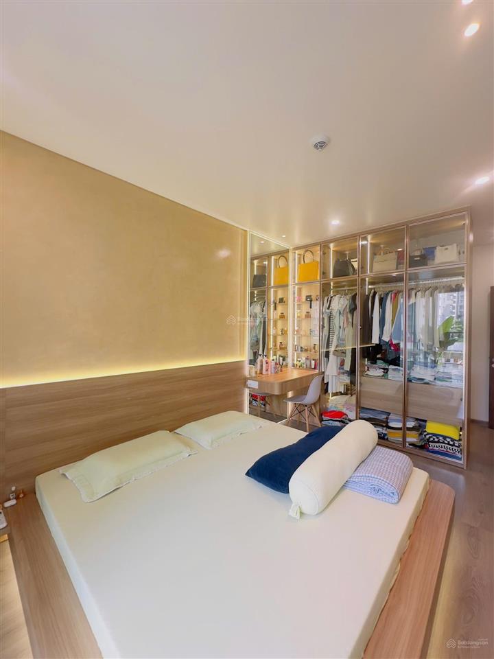 Hàng hiếm, bán/cho thuê căn hộ 2 view, 3pn + kho, dt 135m2, khu diamond brilliant, celadon city!