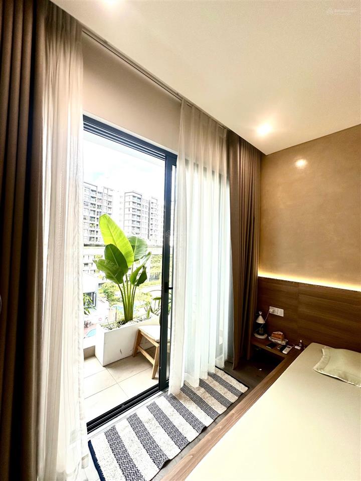 Hàng hiếm, bán/cho thuê căn hộ 2 view, 3pn + kho, dt 135m2, khu diamond brilliant, celadon city!