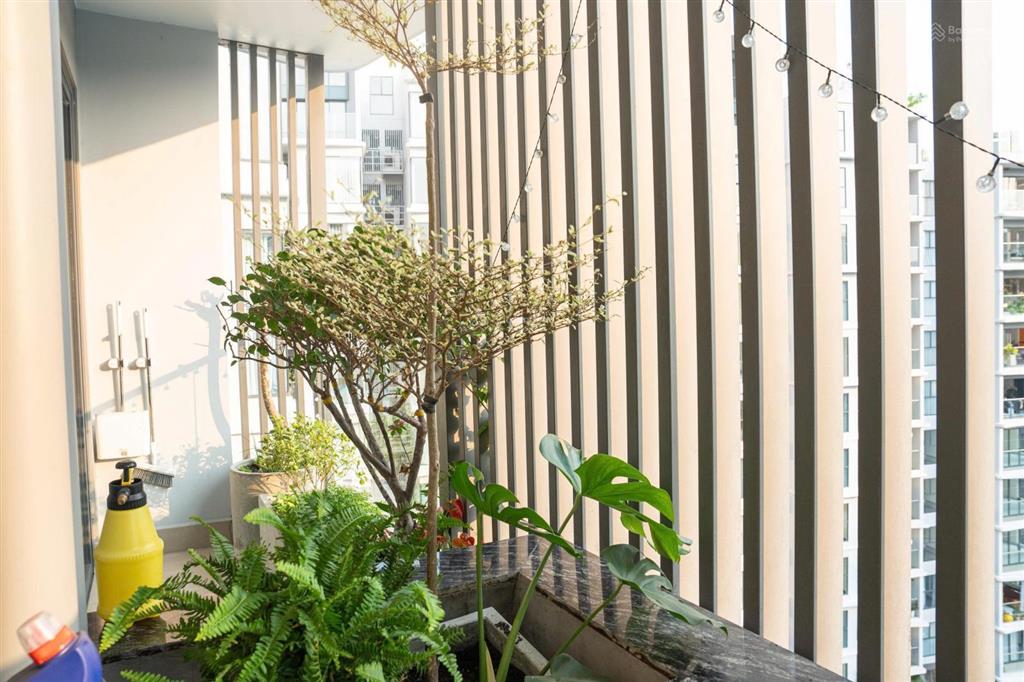 Duy nhất 1 căn 2pn 96m2, view hồ bơi, full nội thất, sẵn hđ thuê, giá chỉ 8.2tỷ btp, xem ngay!