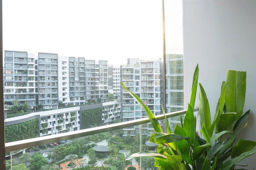 Duy nhất 1 căn 2pn 96m2, view hồ bơi, full nội thất, sẵn hđ thuê, giá chỉ 8.2tỷ btp, xem ngay!