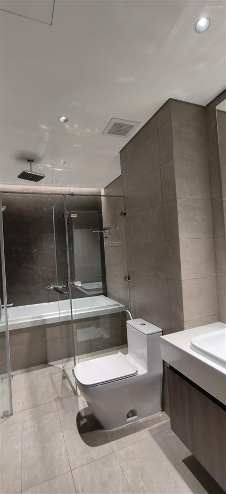 {new listing} căn hộ 3pn, full nội thất như hình, dt 121m2, ban công dài, centery, giá thuê 28tr!!