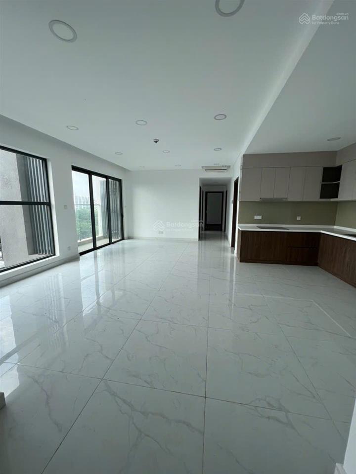 Căn hộ celadon, 3pn+ 1, dt 131m2, căn góc 2 view, loại hiếm, khu brilliant, lkế aeonmall.  em hà