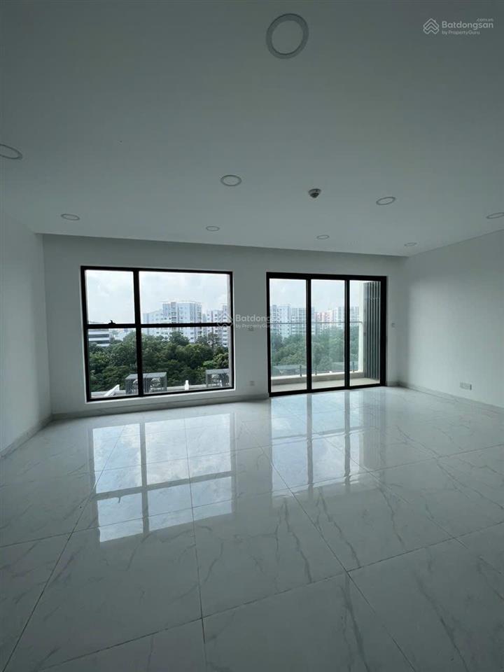 Căn hộ celadon, 3pn+ 1, dt 131m2, căn góc 2 view, loại hiếm, khu brilliant, lkế aeonmall.  em hà