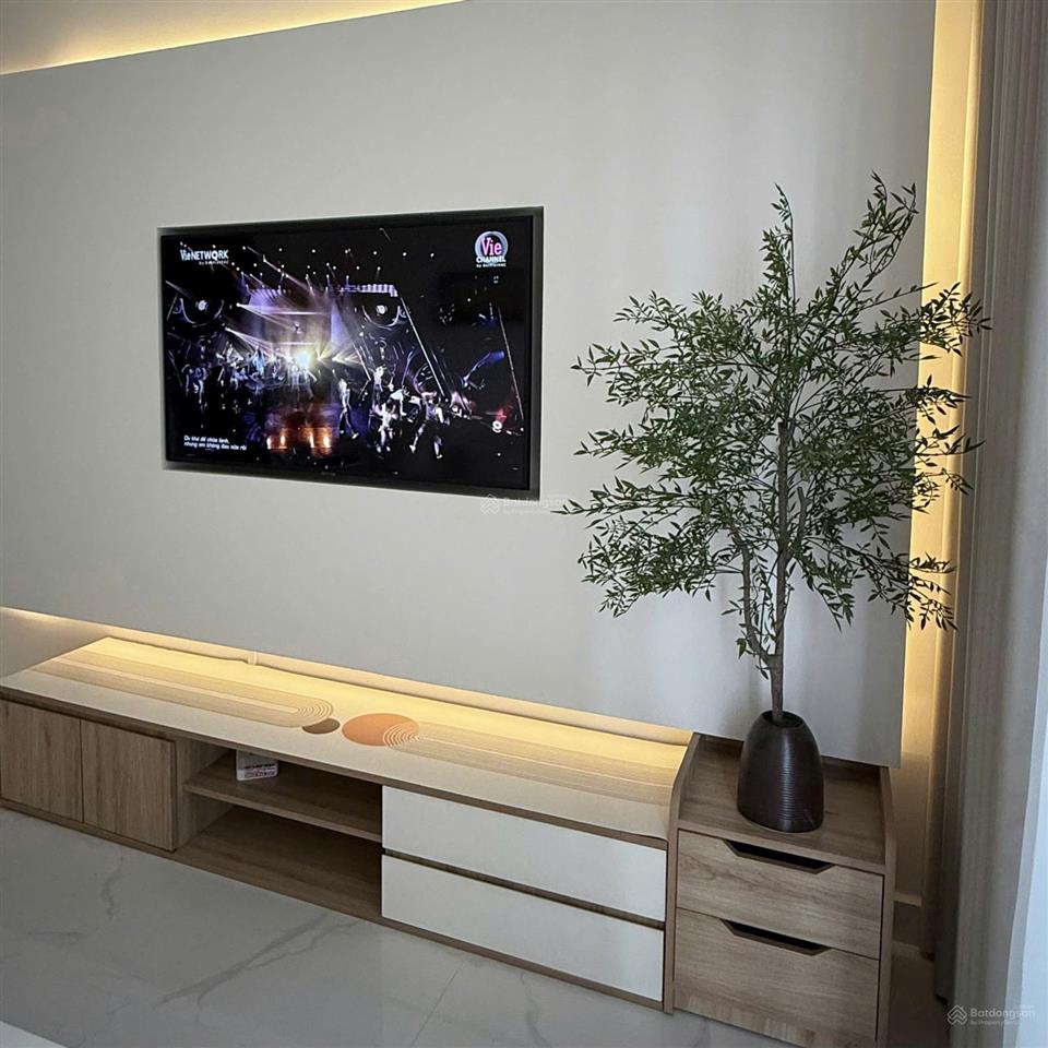 Forrent diamond centery full nt cao cấp  3pn 3wc bao gồm ô xe 30tr/tháng
