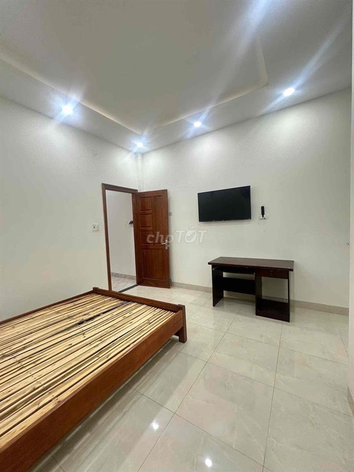 Cho thuê nhà mặt tiền đường Lam Sơn trung tâm Nha Trang