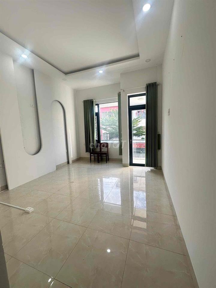 Cho thuê nhà mặt tiền đường Lam Sơn trung tâm Nha Trang