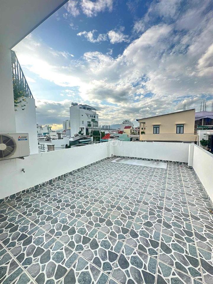 Cho thuê nhà mặt tiền đường Lam Sơn trung tâm Nha Trang