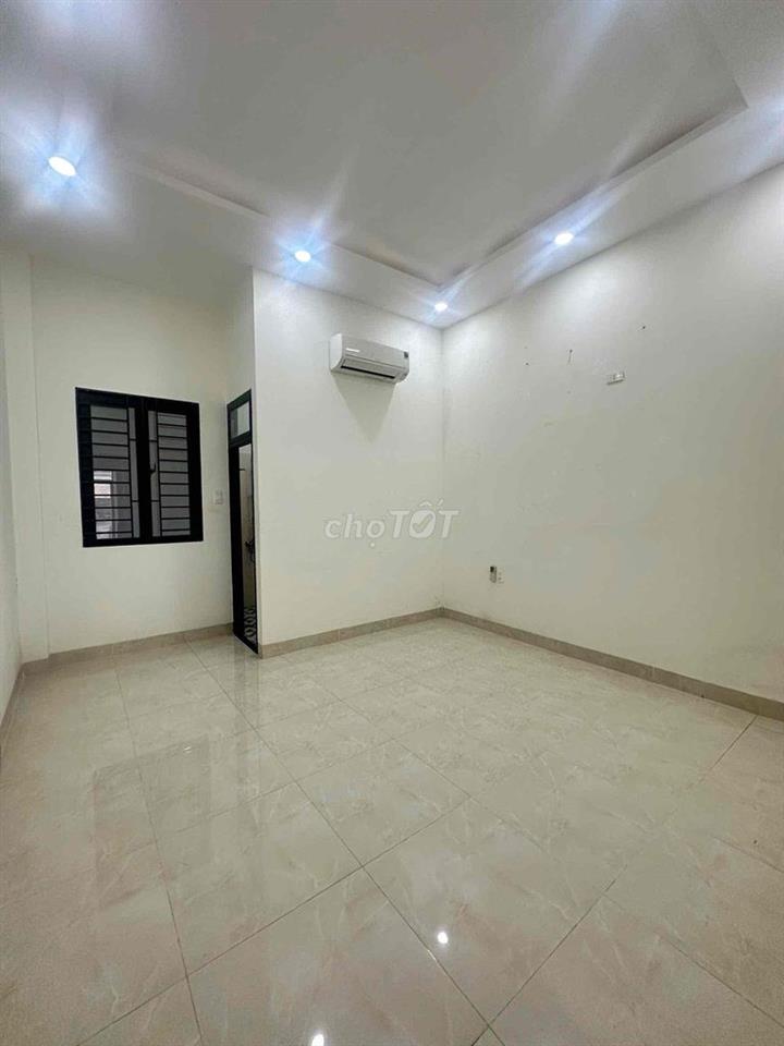 Cho thuê nhà mặt tiền đường Lam Sơn trung tâm Nha Trang