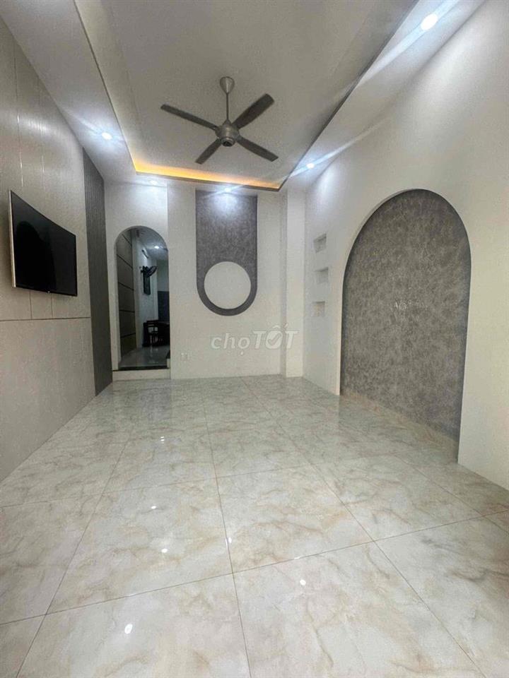 Cho thuê nhà mặt tiền đường Lam Sơn trung tâm Nha Trang