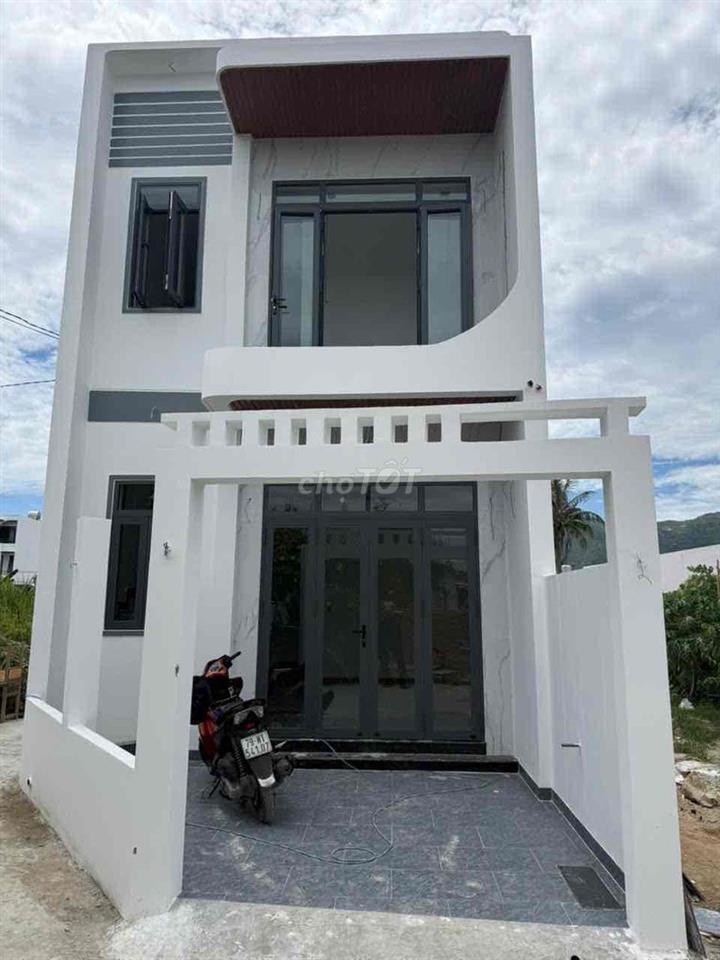 DT90 Bán nhà 2 tầng mới keng hẻm oto đường Quốc Lộ xã Diên Toàn