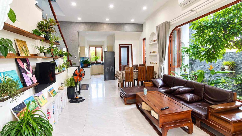 Bán nhà sân vườn 134.3m2 mặt tiền đường Liên Hoa, Vĩnh Ngọc