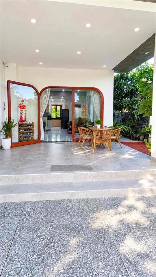 Bán nhà sân vườn 134.3m2 mặt tiền đường Liên Hoa, Vĩnh Ngọc