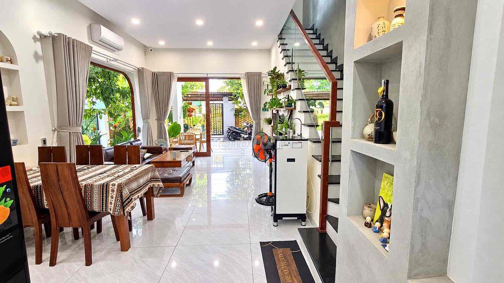 Bán nhà sân vườn 134.3m2 mặt tiền đường Liên Hoa, Vĩnh Ngọc