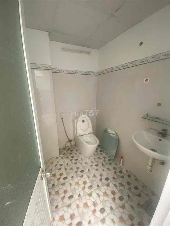 Cho thuê nhà mặt tiền đường Phong Châu TĐC Đất Lành Vĩnh Thái