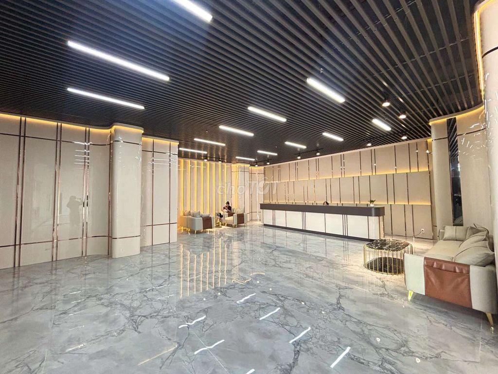 Cho thuê tòa văn phòng ngang 15m