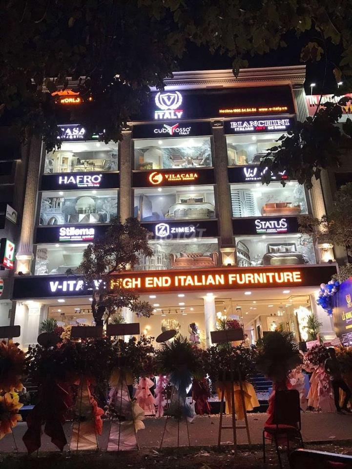 Cho thuê tòa văn phòng ngang 15m
