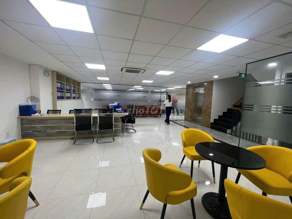 Tòa văn phòng 1200m2