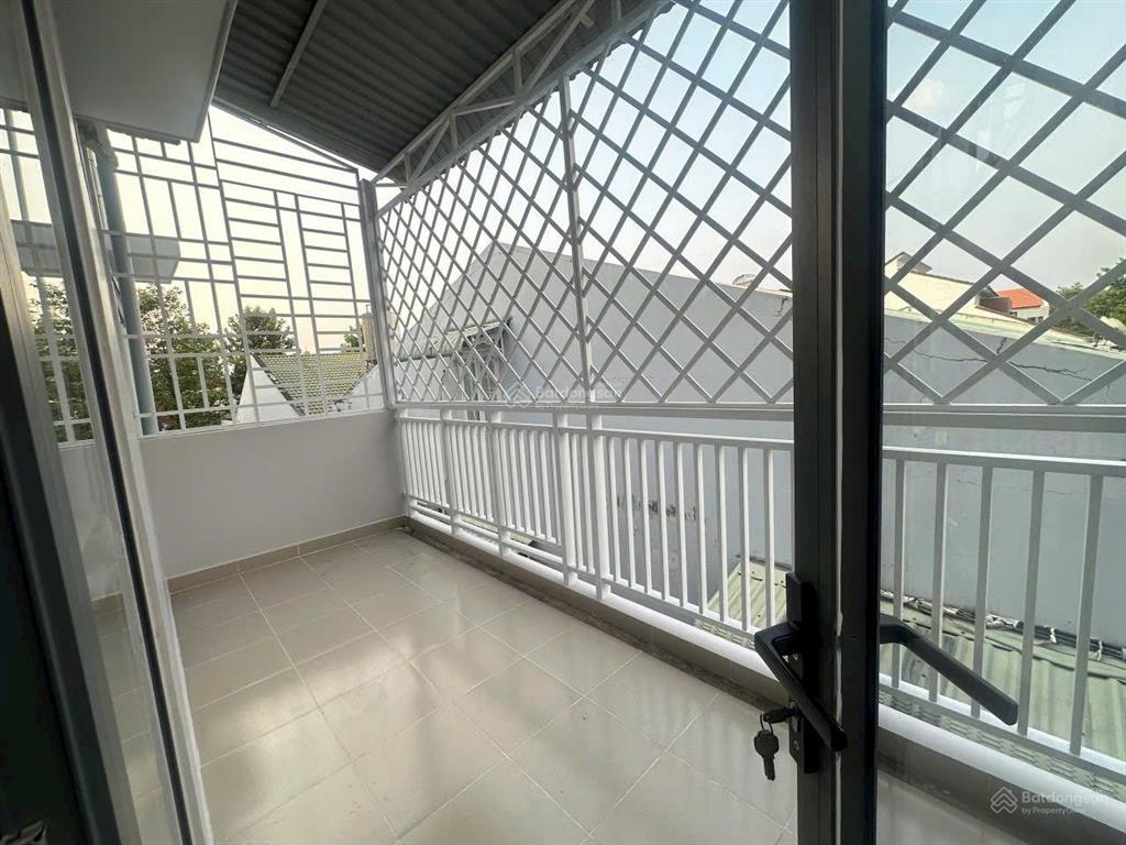 Cho thuê nhà mặt tiền kdc hiệp thành 3 vị trí đẹp dt 5x20m, 1 trệt 2 lầu  4pn  3wc