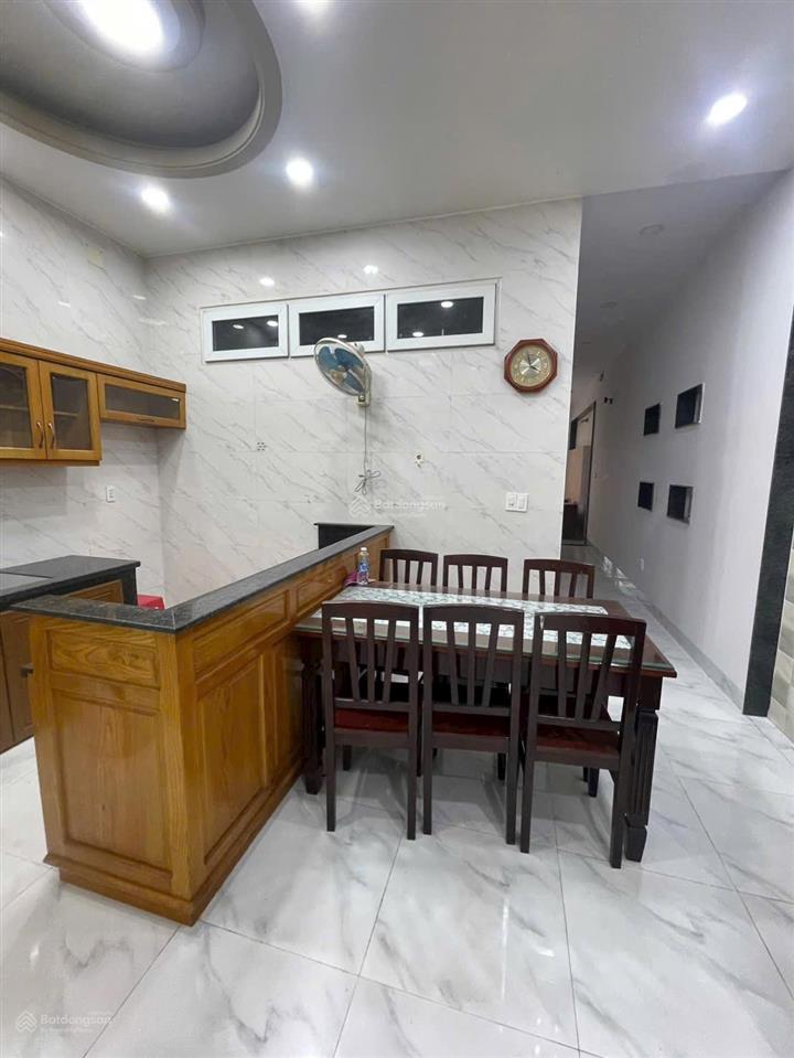 Cho thuê nhà mặt tiền kdc hiệp thành 3 vị trí đẹp dt 5x20m, 1 trệt 2 lầu  4pn  3wc