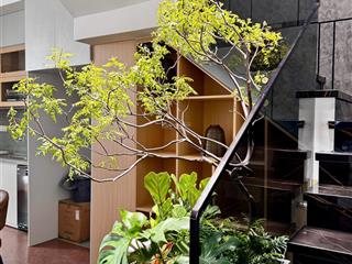 Vương thừa vũ
dt  89,9m2 mt5x18m
nhà mới 100% full nội thất hiện đại cao cấp và thông minh