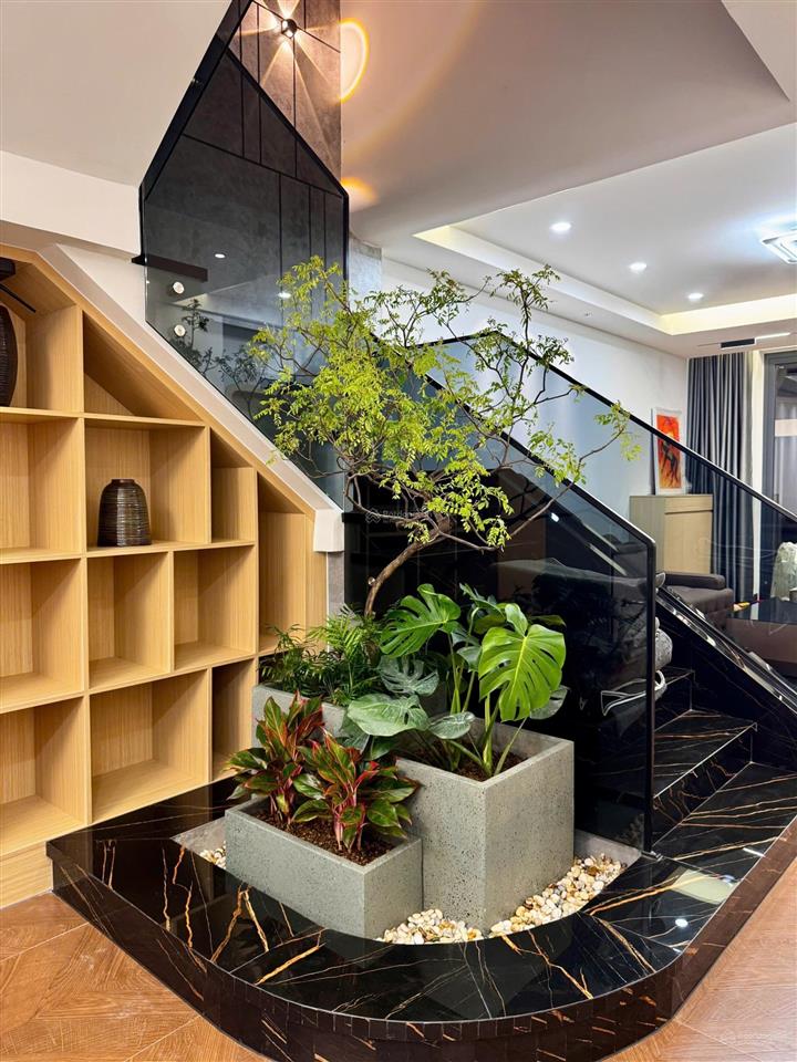 Vương thừa vũ
dt  89,9m2 mt5x18m
nhà mới 100% full nội thất hiện đại cao cấp và thông minh
