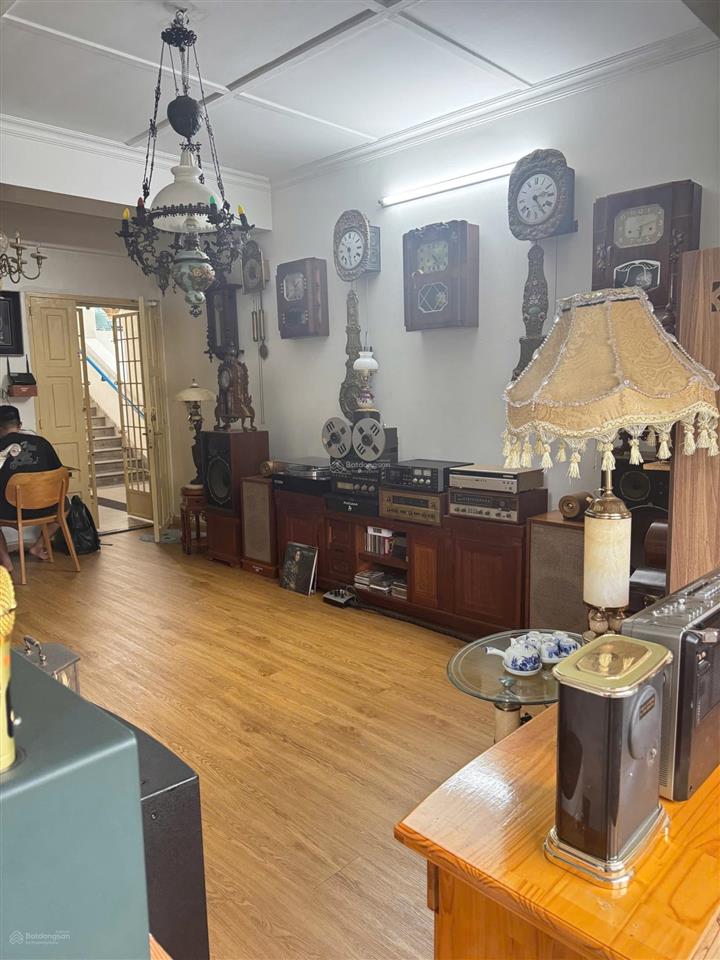 Chính chủ cần bán gấp căn góc căn hộ c1, a402 man thiện, 71,66m2, 2pn, tặng luôn nội thất, giá tốt