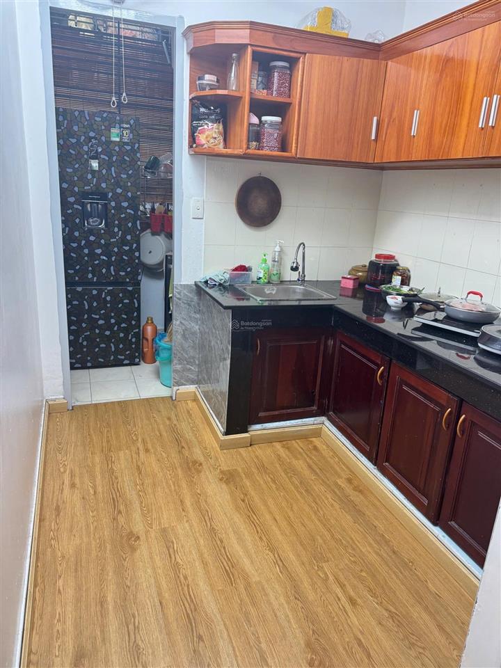 Chính chủ cần bán gấp căn góc căn hộ c1, a402 man thiện, 71,66m2, 2pn, tặng luôn nội thất, giá tốt