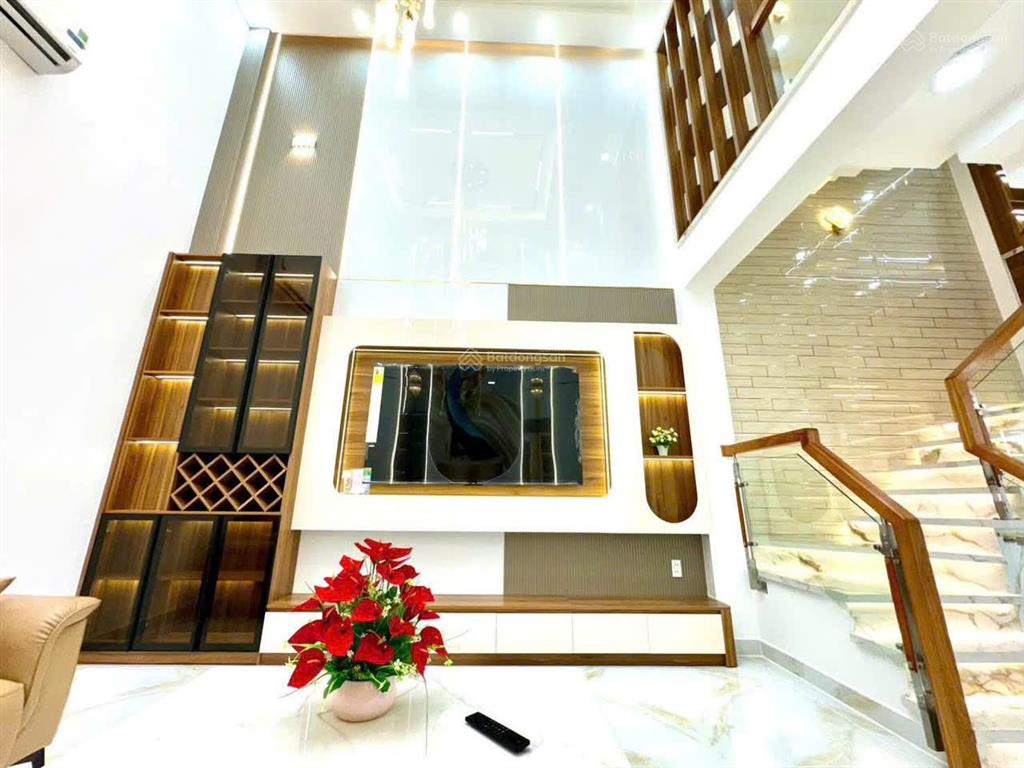 Nhà mới 5 tầng full nội thất hương lộ 2 hẻm xe hơi 8m, gần ngã tư bốn xã,dt  60m2, giá tốt 7,8 tỷ