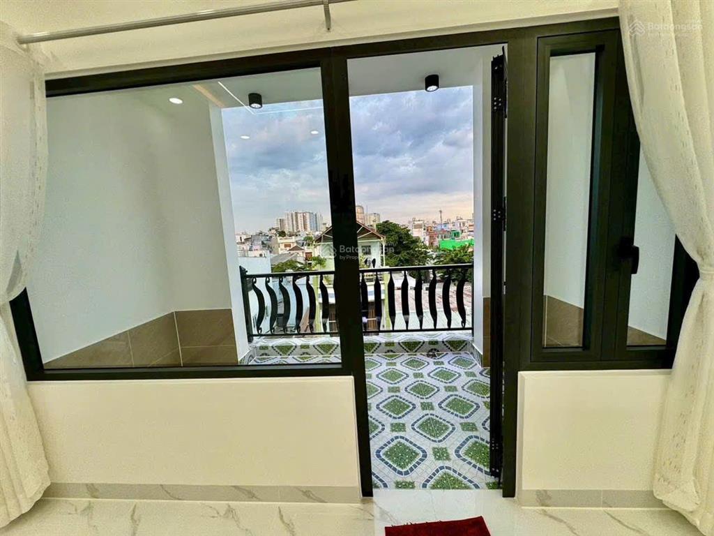 Nhà mới 5 tầng full nội thất hương lộ 2 hẻm xe hơi 8m, gần ngã tư bốn xã,dt  60m2, giá tốt 7,8 tỷ