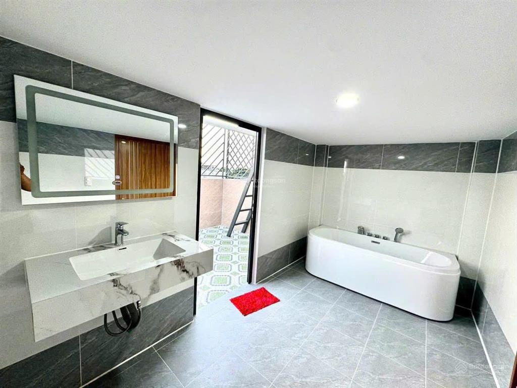 Nhà mới 5 tầng full nội thất hương lộ 2 hẻm xe hơi 8m, gần ngã tư bốn xã,dt  60m2, giá tốt 7,8 tỷ