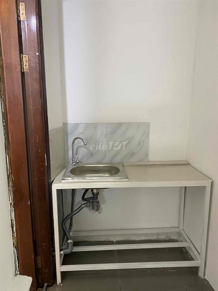 Phòng trọ trong căn biệt thự - Sân rộng thoáng mát Thủ Đức