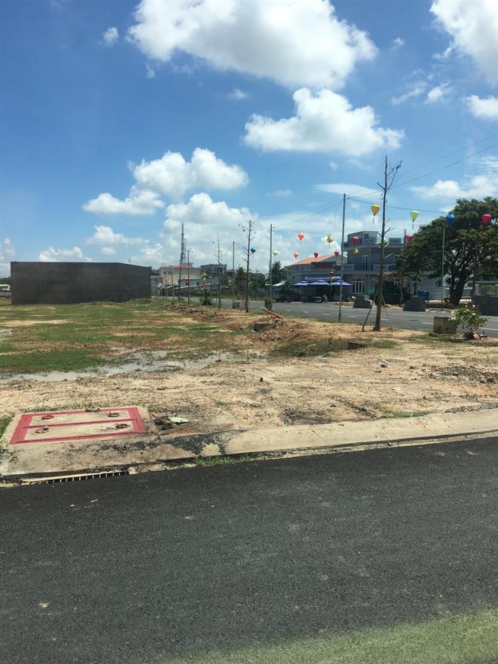 Bán đất nền sân bay tx kiến tường.  0907 821 ***