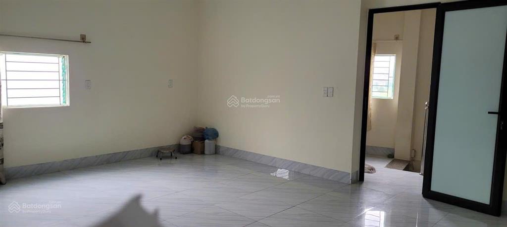 Cho thuê phòng trọ tầng 3, gần trường đại học đại nam