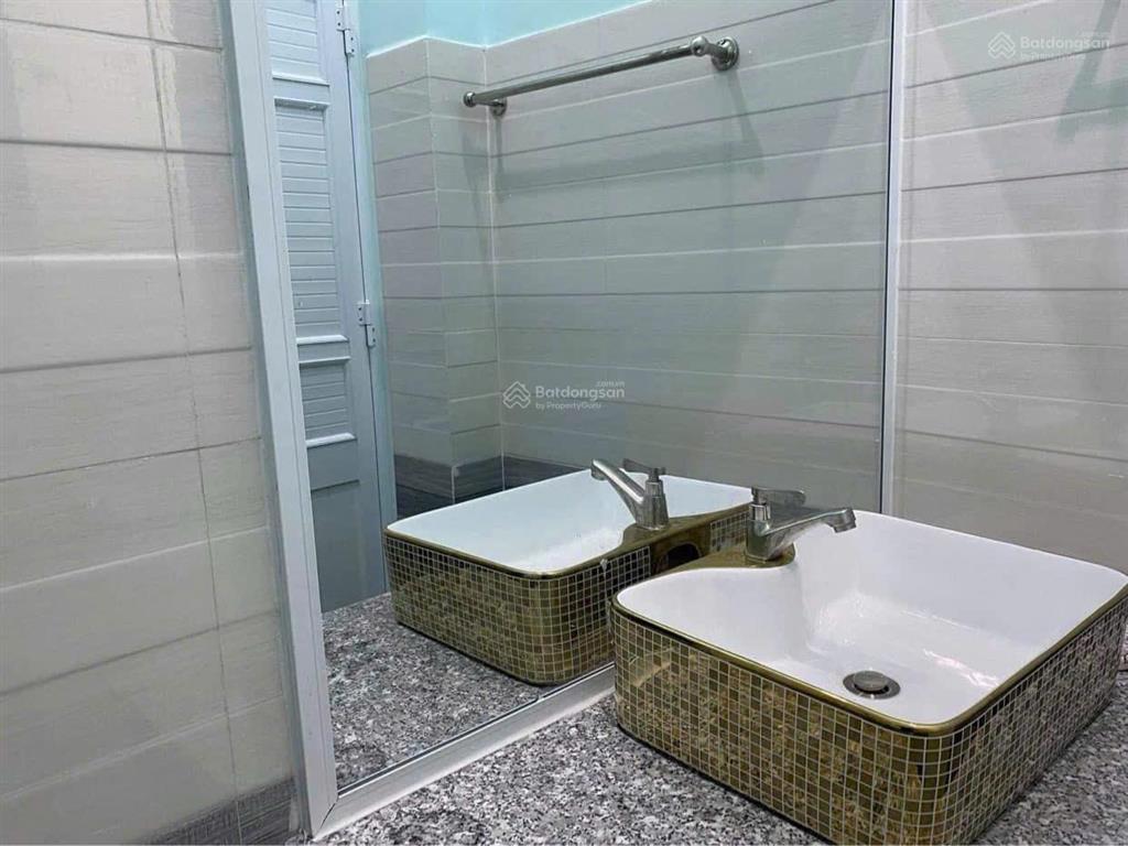 Bán nhà nghỉ doanh thu hơn 50 triệu/tháng đường lạc long quân, phường phú cường, bình dương.
