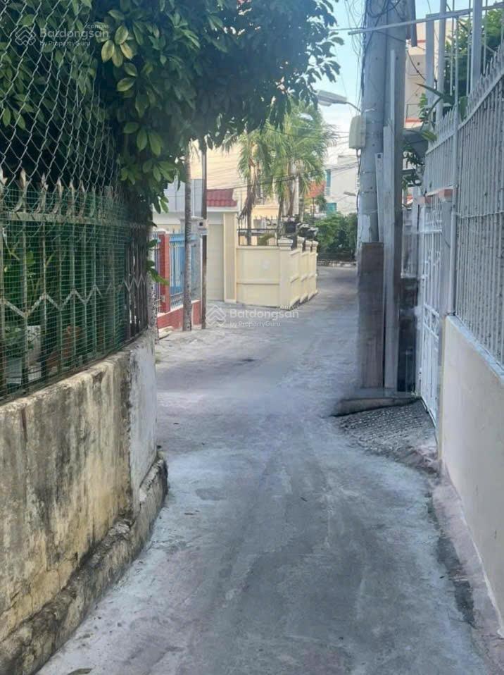 Nhà 2 tầng hẻm 2/4 gần đường tôn thất tùng  nha trang