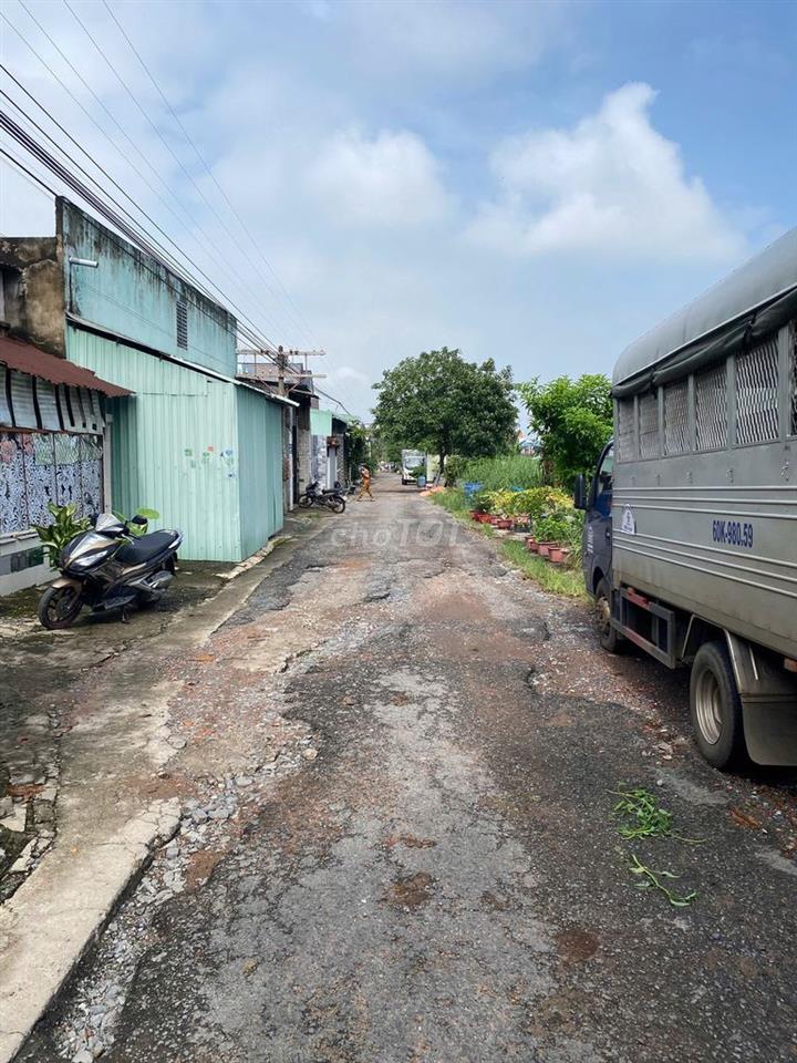 BÁN ĐẤT TẶNG DÃY TRỌ 6 PHÒNG ĐANG KÍN – Đường nhựa 6m