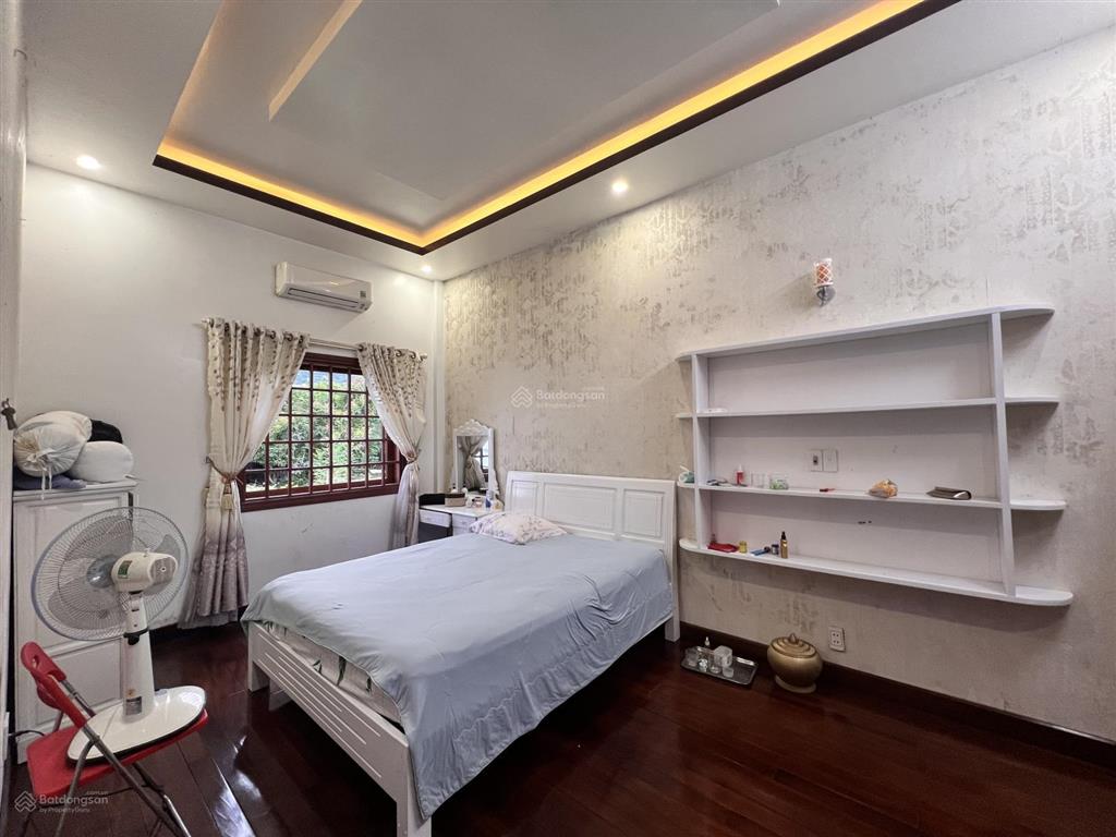 Cho thuê nhà 2 tầng sát biển sơn trà  chân núi sơn trà  100 mét ra biển