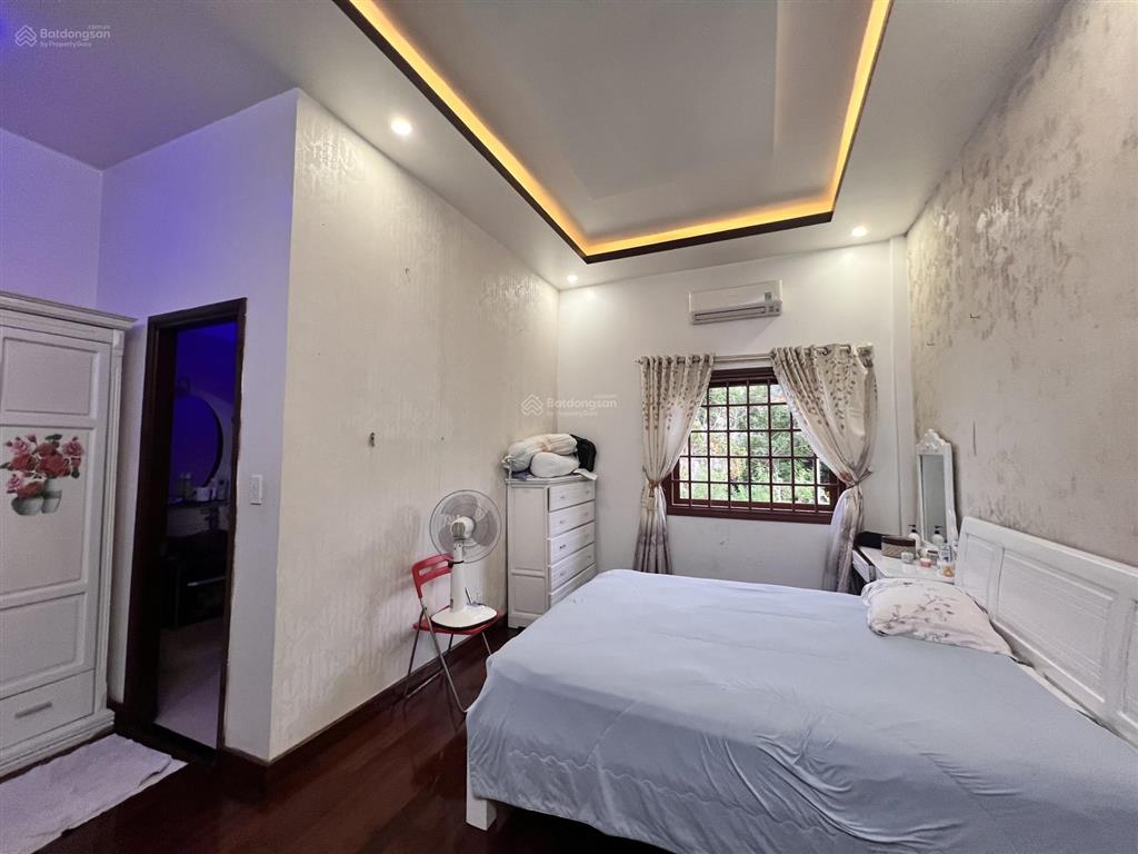 Cho thuê nhà 2 tầng sát biển sơn trà  chân núi sơn trà  100 mét ra biển