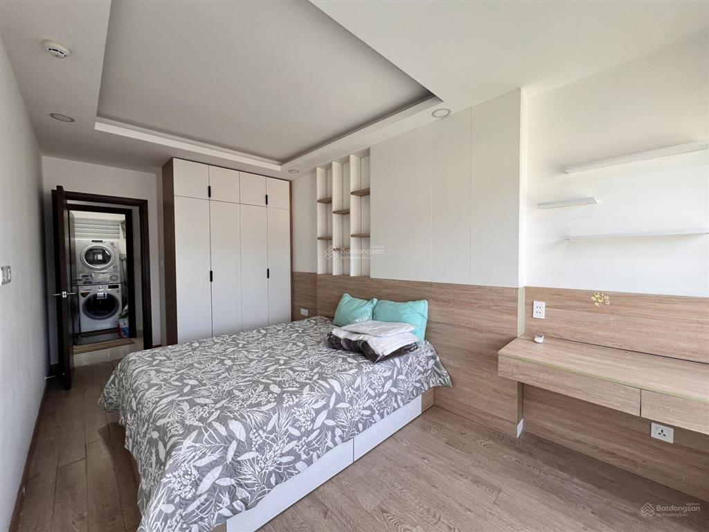 Cho thuê căn hộ 1pn sơn trà ocean view ở ngay cực đẹp tầng cao máy giặt sấy và bàn làm việc