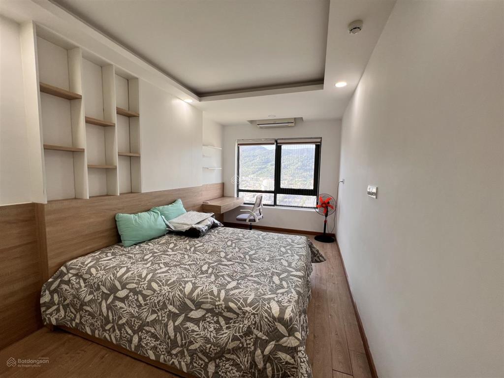 Cho thuê căn hộ 1pn sơn trà ocean view ở ngay cực đẹp tầng cao máy giặt sấy và bàn làm việc