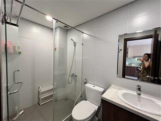 Cho thuê căn hộ 1pn sơn trà ocean view ở ngay cực đẹp tầng cao máy giặt sấy và bàn làm việc