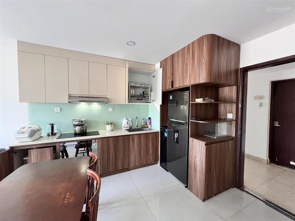 Cho thuê căn hộ 1pn sơn trà ocean view ở ngay cực đẹp tầng cao máy giặt sấy và bàn làm việc